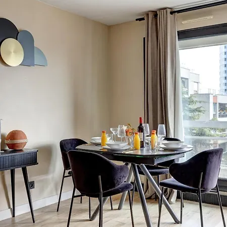 5020 Curial - Chic 19th Apartment Paris